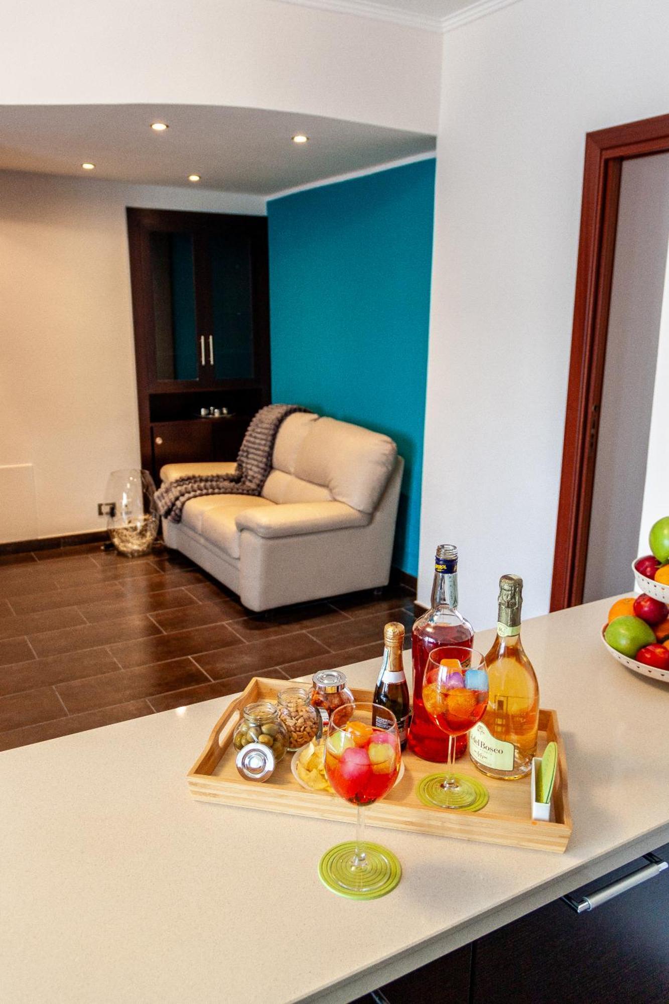 A Casa Di Marco Guesthouse - Apt Di Ciampino E Stazione Per Roma Marino Eksteriør bilde