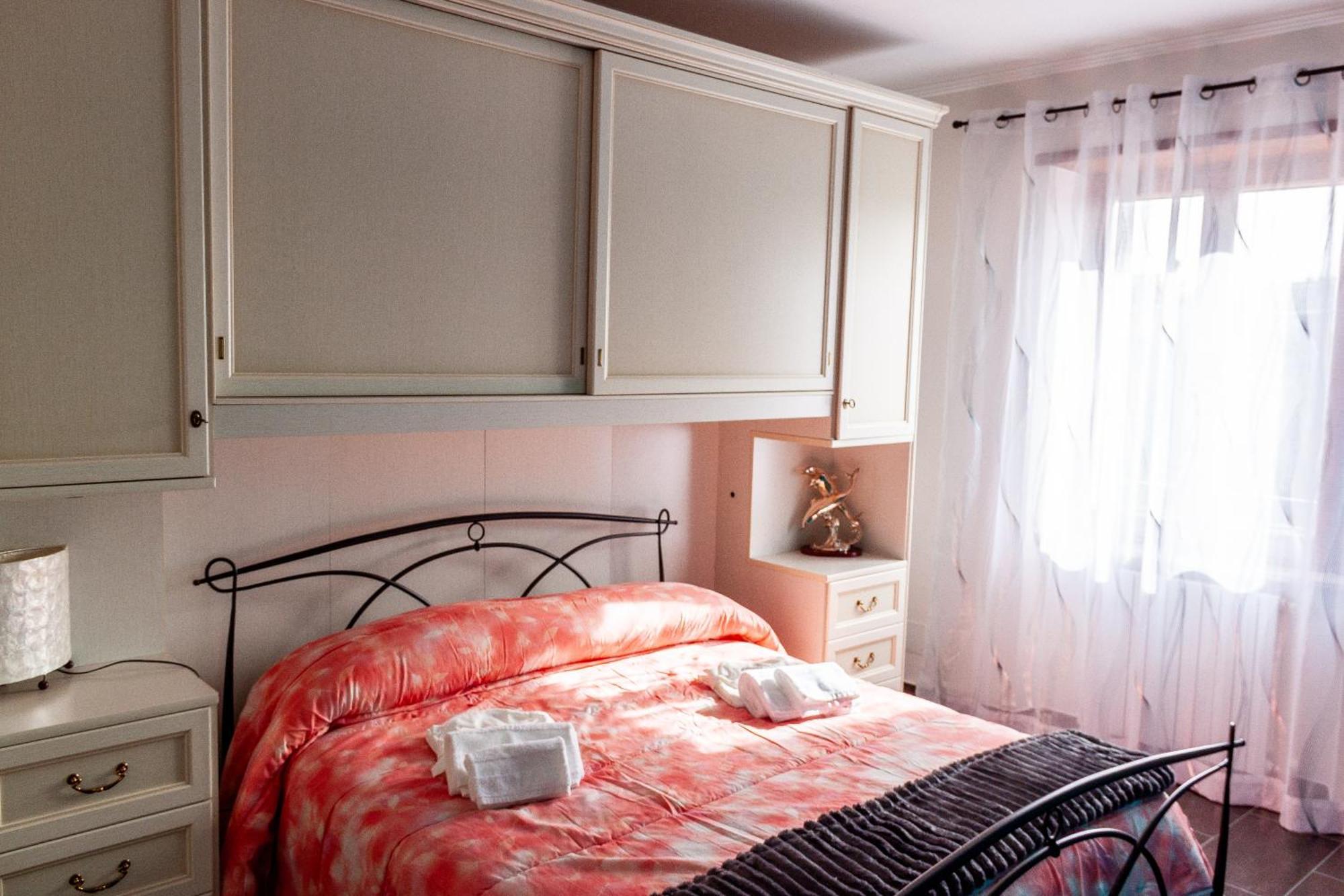 A Casa Di Marco Guesthouse - Apt Di Ciampino E Stazione Per Roma Marino Eksteriør bilde