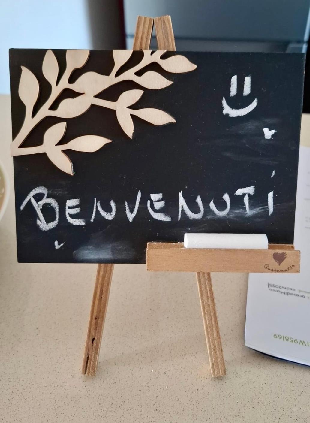 A Casa Di Marco Guesthouse - Apt Di Ciampino E Stazione Per Roma Marino Eksteriør bilde